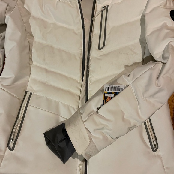 Obermeyer Women's White COSIMA Ski Jacket - Picture 4 of 15